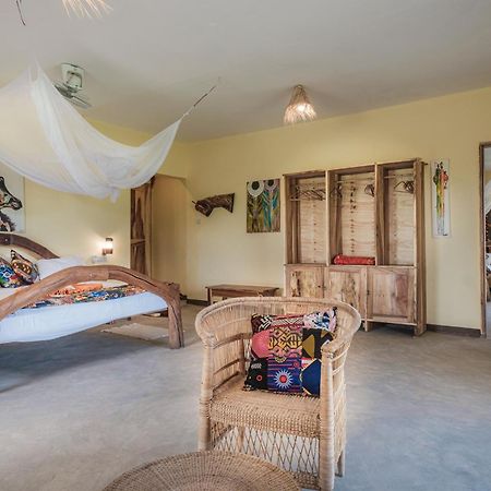 Lake Natron Maasai Giraffe Eco Lodge And Camping Mtowabaga Exterior foto