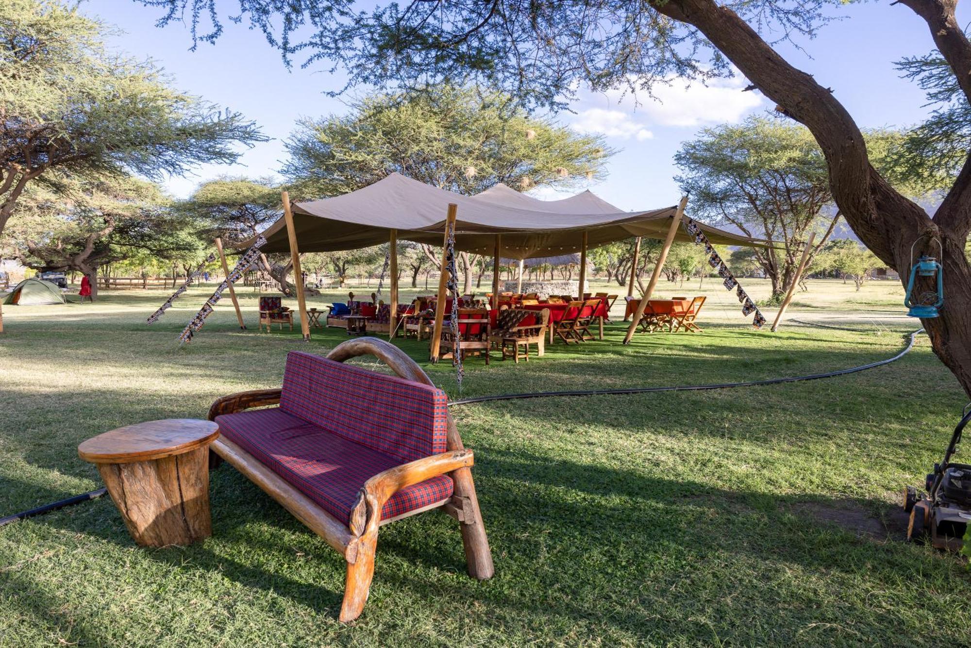 Lake Natron Maasai Giraffe Eco Lodge And Camping Mtowabaga Exterior foto
