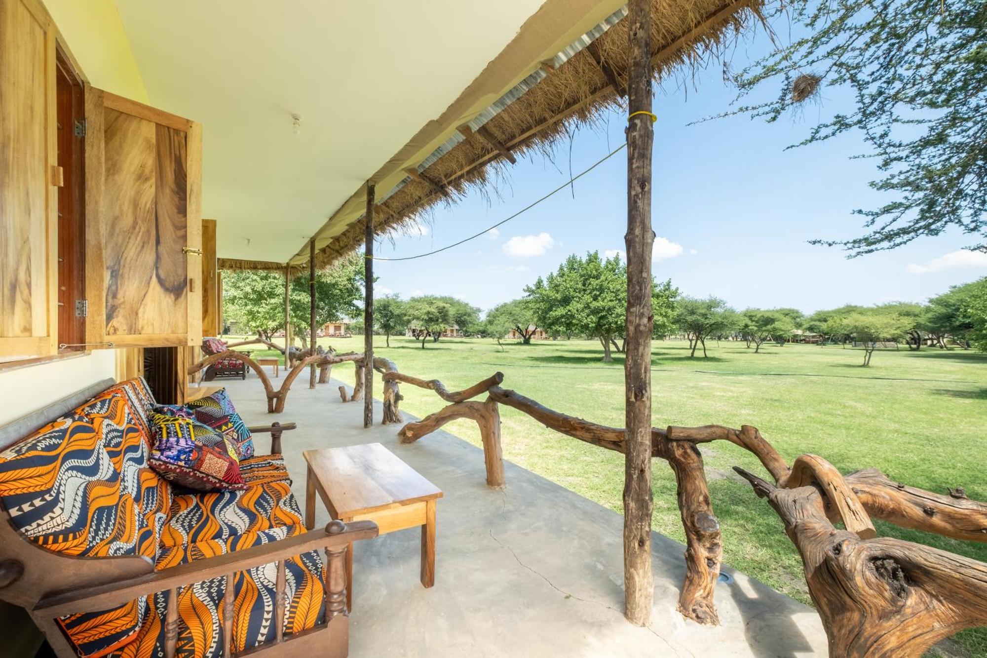 Lake Natron Maasai Giraffe Eco Lodge And Camping Mtowabaga Exterior foto
