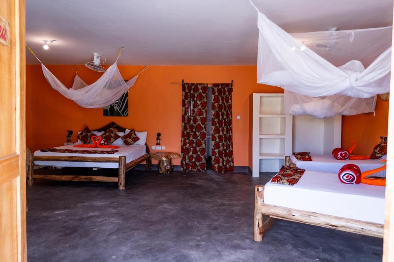 Lake Natron Maasai Giraffe Eco Lodge And Camping Mtowabaga Exterior foto